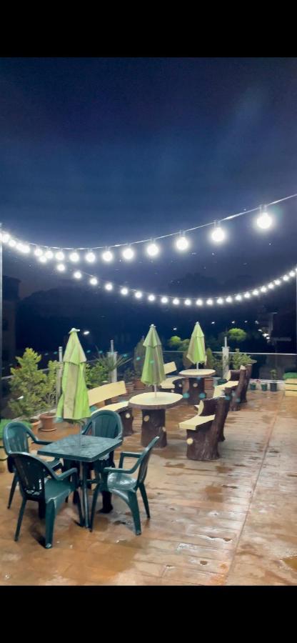 Hotel Chaika 코불레티 외부 사진