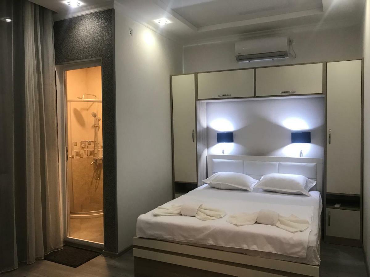 Hotel Chaika 코불레티 외부 사진