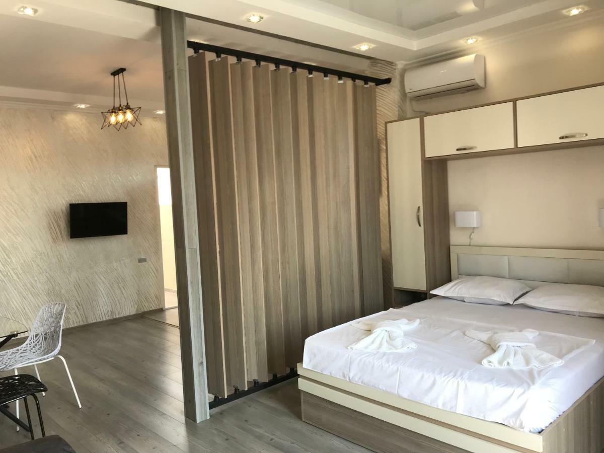 Hotel Chaika 코불레티 외부 사진
