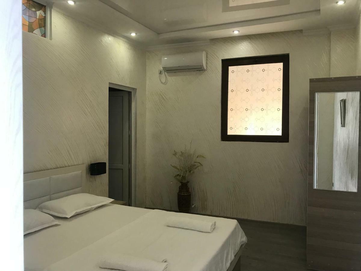 Hotel Chaika 코불레티 외부 사진